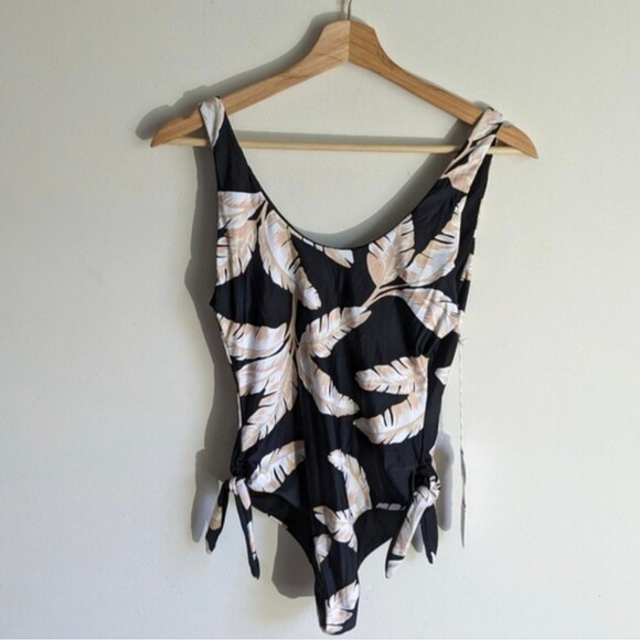 Sisstrevolution Leafy Print One Piece Side Tie Swimsuit NWT - Picture 1 of 7